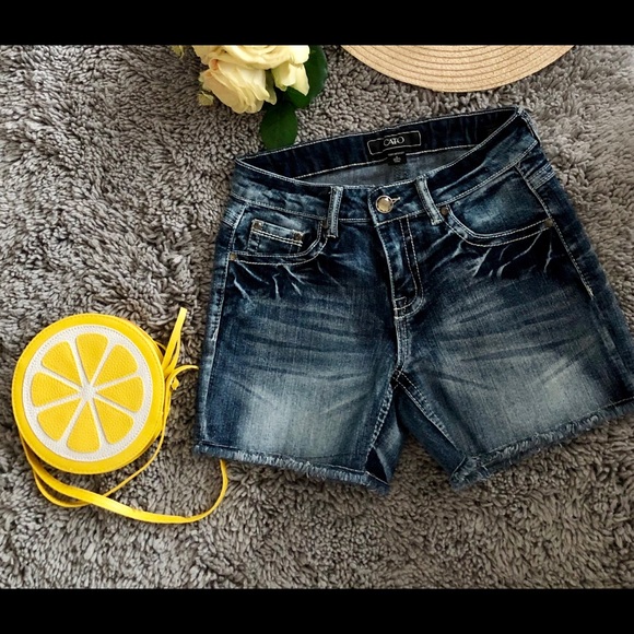 Jean Shorts - Picture 4 of 6